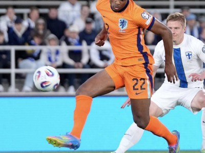 球盟会官网-英超17–18赛季球衣设计及款式发展轨迹